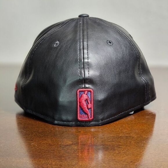 New Era NBA Cleveland Cavaliers Leather Fitted Cap Hat Black Red Gold 7 1/4 New - Picture 8 of 12